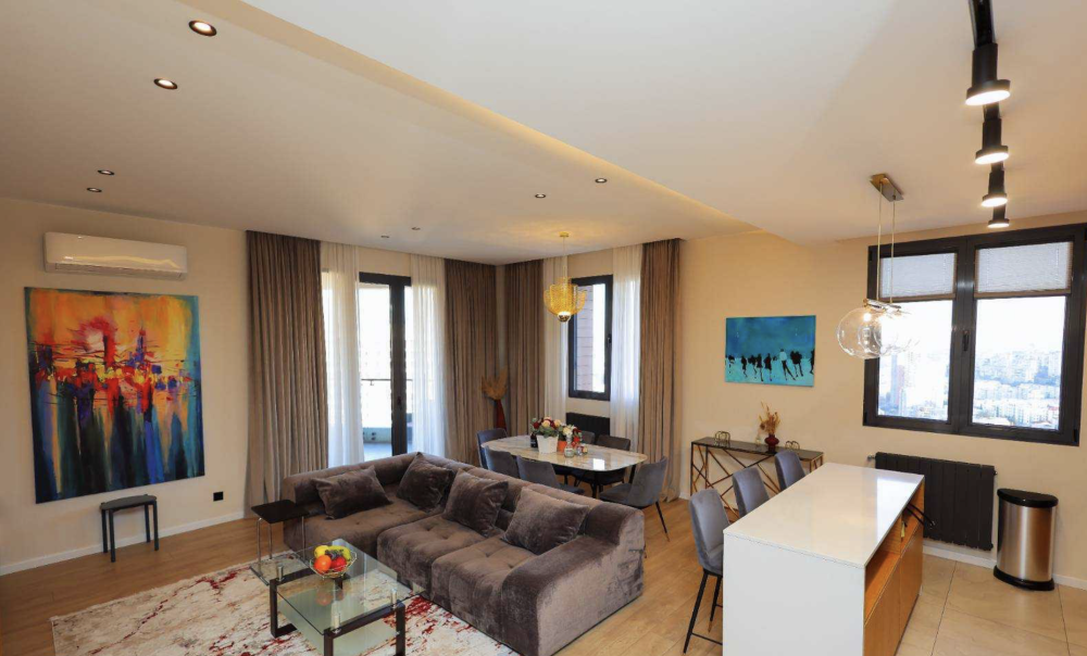 ქირავდება 4 ოთახიანი ბინა საბურთალოზე